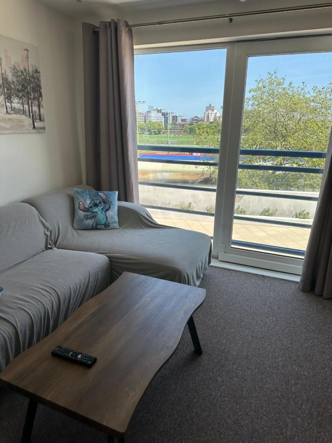 Gunwharf Quays Harbour Apartments Портцмаус Экстерьер фото