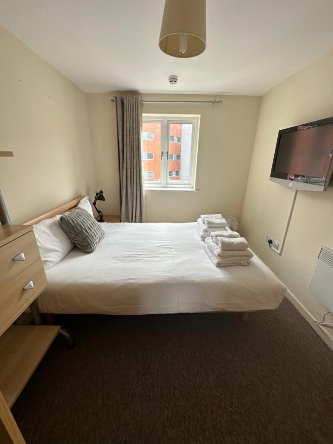 Gunwharf Quays Harbour Apartments Портцмаус Экстерьер фото