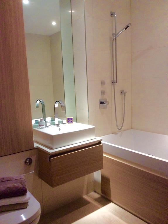 Gunwharf Quays Harbour Apartments Портцмаус Экстерьер фото